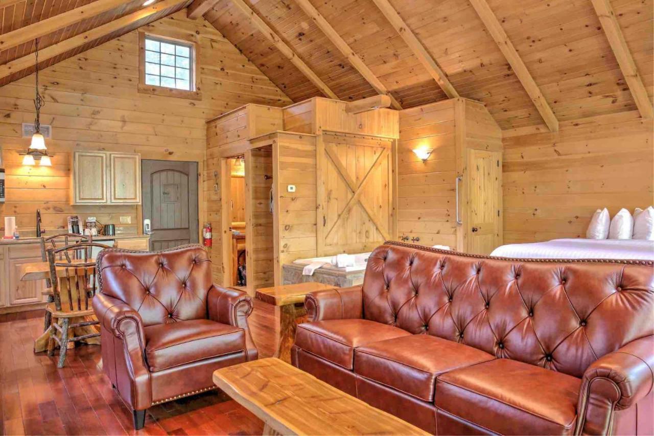 Wild Cherry Treehouse By Amish Country Lodging Millersburg Exterior foto