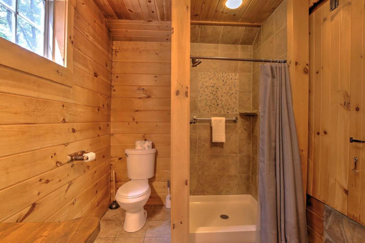 Wild Cherry Treehouse By Amish Country Lodging Millersburg Exterior foto