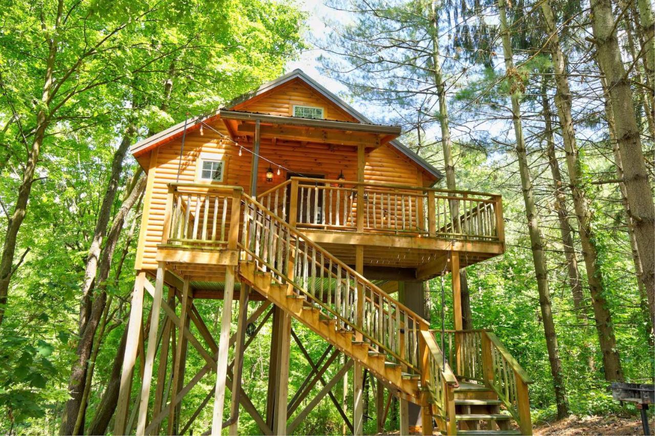 Wild Cherry Treehouse By Amish Country Lodging Millersburg Exterior foto